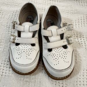 Footmates vintage white leather Mary Jane’s